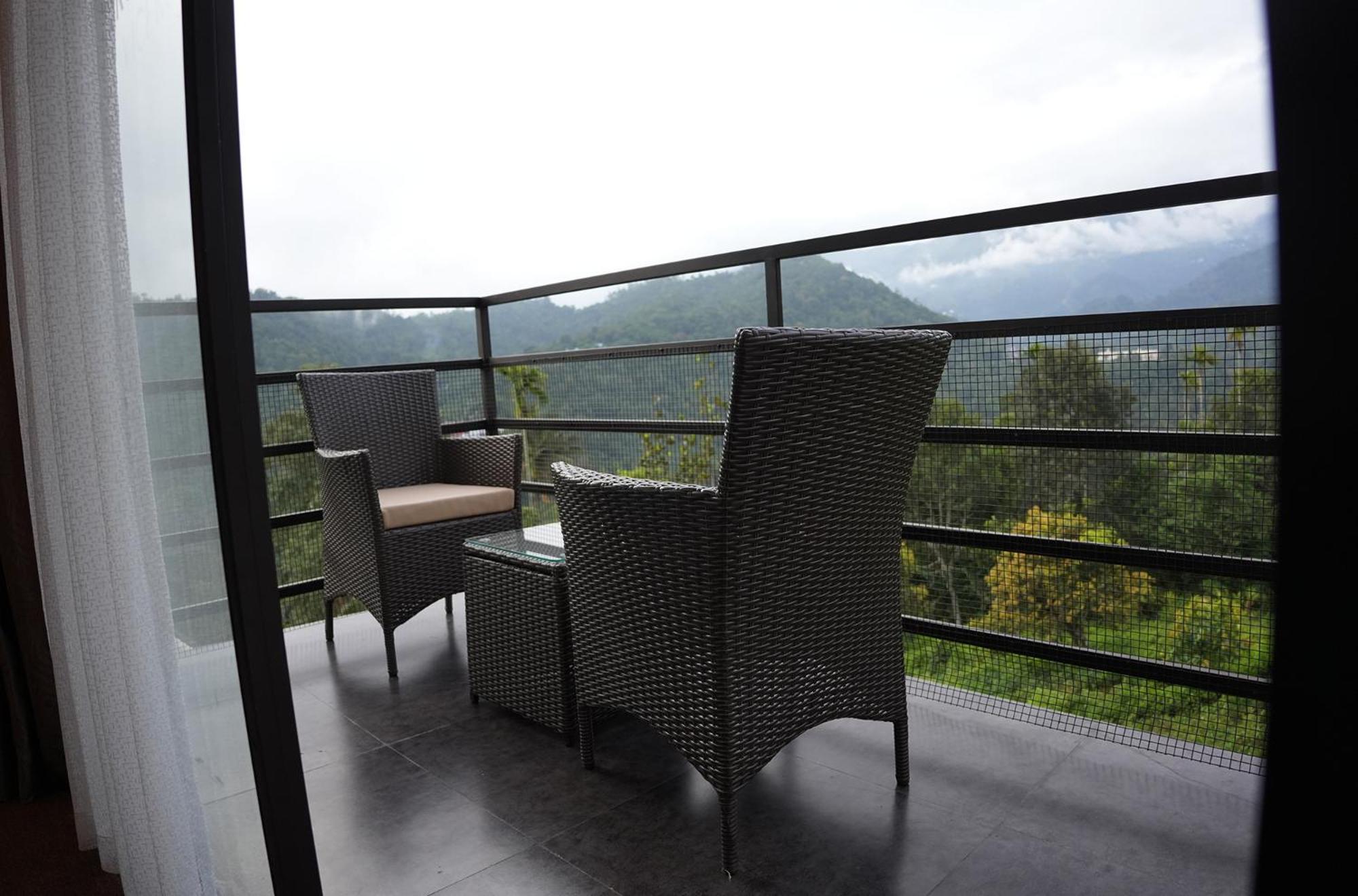 Viceroy Luxury Mountain Resort And Spa Munnar Exterior photo
