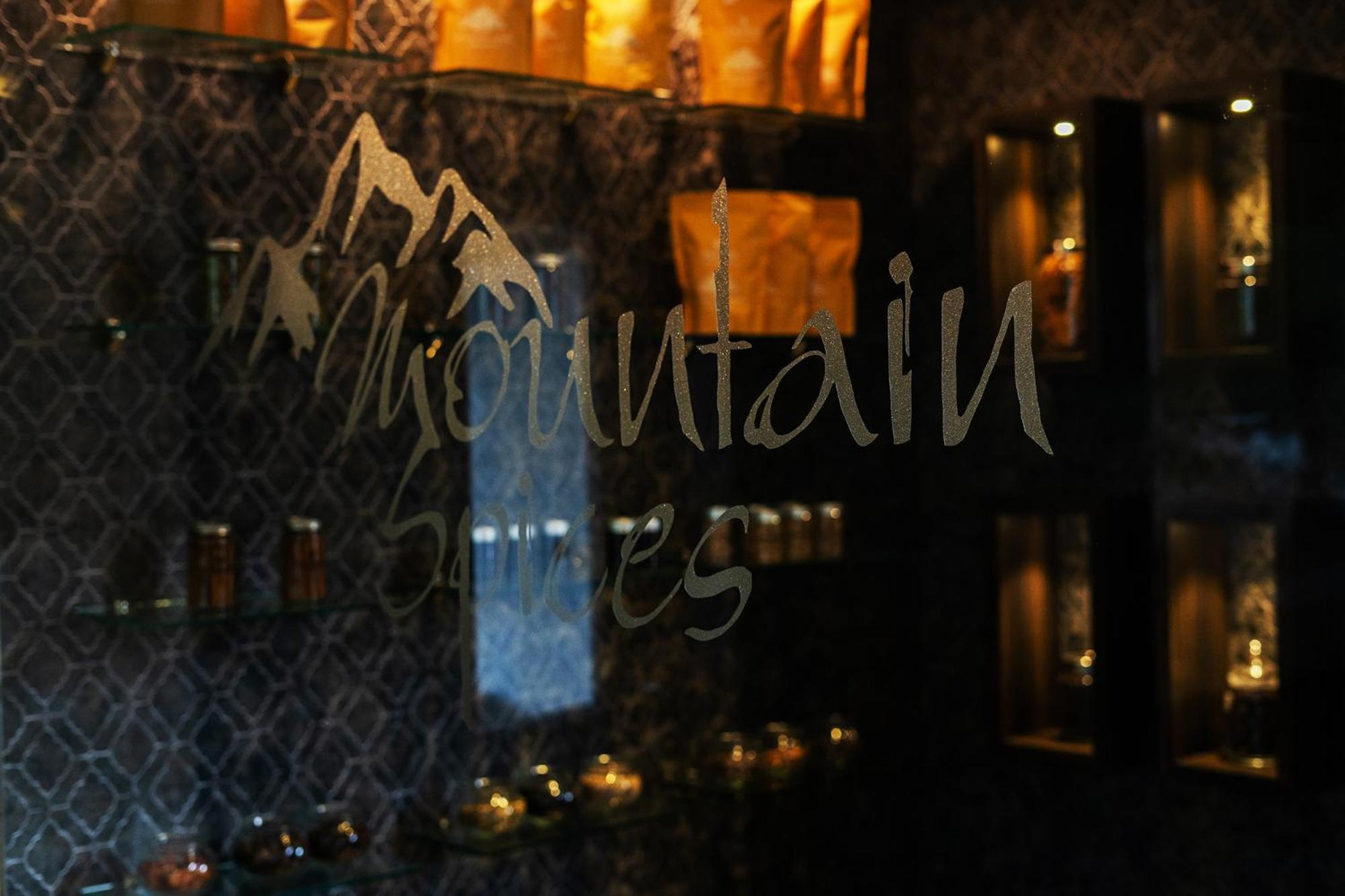 Viceroy Luxury Mountain Resort And Spa Munnar Exterior photo