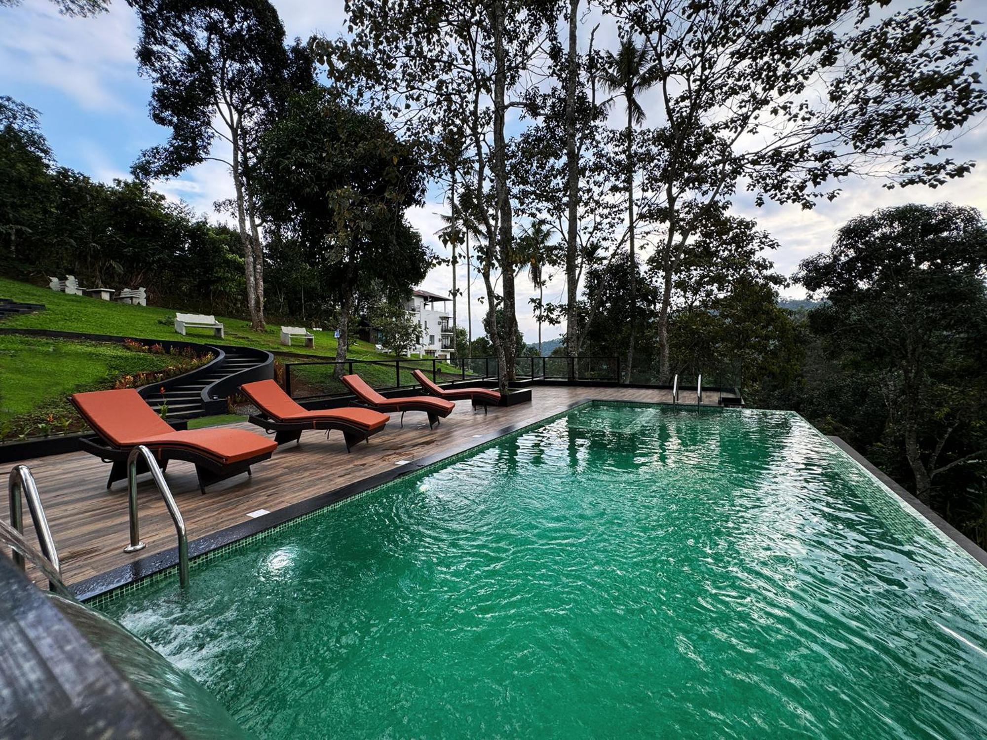 Viceroy Luxury Mountain Resort And Spa Munnar Exterior photo